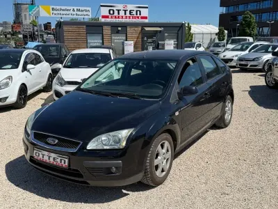 Używany Ford Focus Titanium 116 KM (85 kW) 2005 Czarny Sedan/Limuzyna