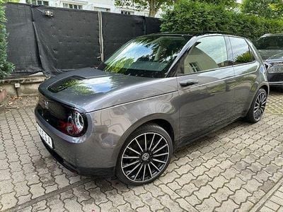 Honda e