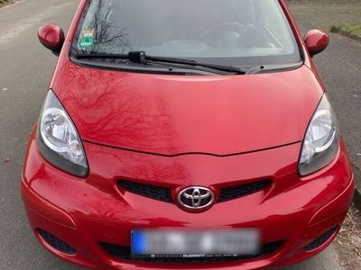 gebraucht Toyota Aygo (X) 1,0-l-VVT-i CoolRed CoolRed