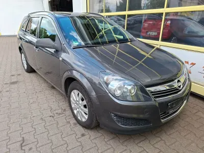 Gebraucht Opel Astra Selection 90 PS (66 kW) 2009 Grau Limousine