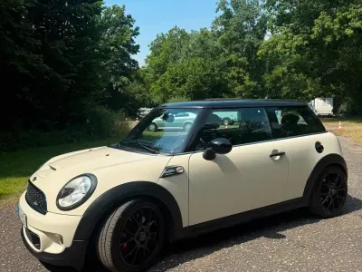 Gebraucht Mini John Cooper Works 211 PS (155 kW) 2011 Beige Kleinwagen