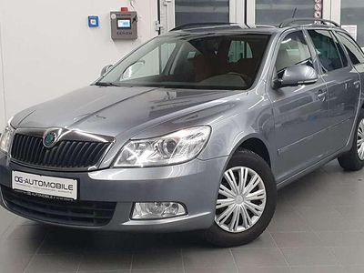 Grau Gebraucht 2013 Skoda Octavia Kombi | 9.990 € (Etwas zu teuer)