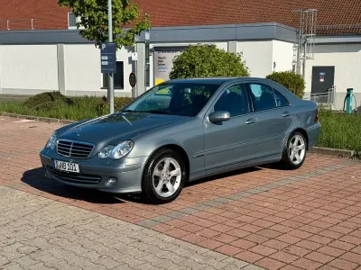Gebraucht Mercedes C200 Avantgarde 163 PS (119 kW) 2004 Blau Limousine