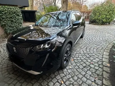 Gebraucht Peugeot 2008 Allure 131 PS (96 kW) 2021 Schwarz SUV