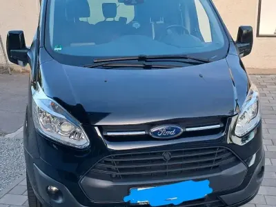 Usata Ford Tourneo Titanium 125 CV (91 kW) 2015 Nero Monovolume