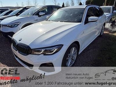Gebraucht BMW 330e M Sport 292 PS (214 kW) 2021 Alpinweiss iii Kombi