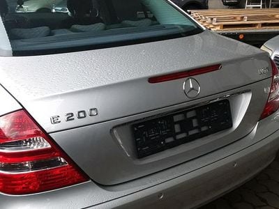 Mercedes E200