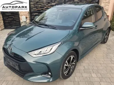 Neu Toyota Yaris Hybrid Style 116 PS (85 kW) 2026 Grün Limousine