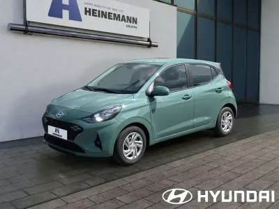 Neu Hyundai i10 63 PS (46 kW) 2025 Grün Kleinwagen