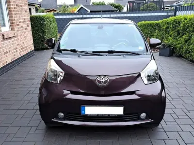 Gebraucht Toyota iQ 68 PS (50 kW) 2009 Violett Kleinwagen