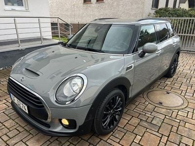 Usado Mini One Clubman 102 HP (75 kW) 2019 Cinzento Carrinha