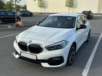 Gebraucht BMW 118 Sport Line 136 PS (100 kW) 2021 Weiß Kleinwagen