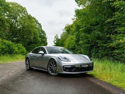 Grau Gebraucht 2020 Porsche Panamera Turbo S Limousine | 117.990 €