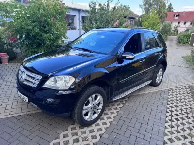Gebraucht Mercedes ML280 190 PS (139 kW) 2005 Schwarz SUV