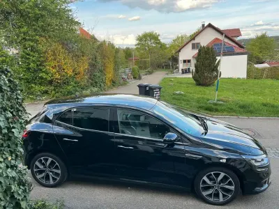 Gebraucht Renault Mégane Bose Edition 131 PS (96 kW) 2016 Schwarz Limousine