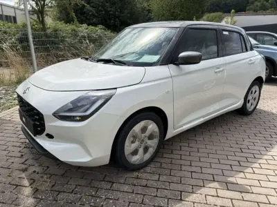 Neu Suzuki Swift Comfort 83 PS (61 kW) 2026 Pure white pearl metallic / gr Kleinwagen