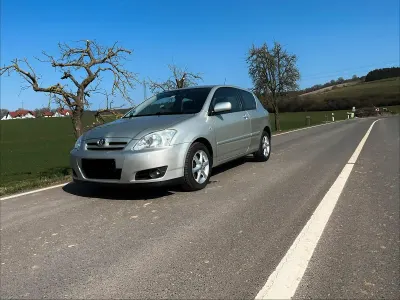 Używany Toyota Corolla 116 KM (85 kW) 2004 Srebrny Coupe