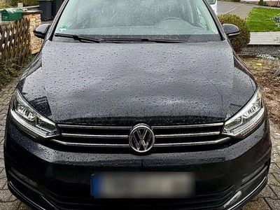 Schwarz Gebraucht 2017 VW Touran Comfortline Van / Kleinbus | 19.899 € (Fairer Preis)