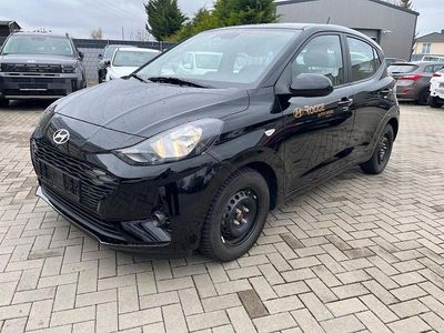 Gebraucht Hyundai i10 Select 63 PS (46 kW) 2025 Phantom black / met Kleinwagen