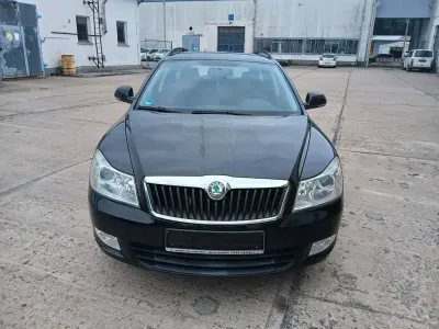 Gebraucht Skoda Octavia Elegance 102 PS (75 kW) 2010 Schwarz Kombi