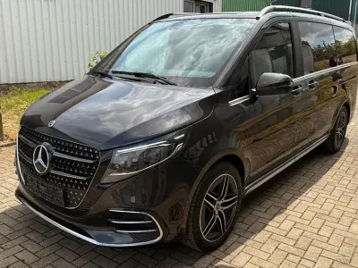Gebraucht Mercedes V300 AMG 237 PS (174 kW) 2024 Grau Van / Kleinbus