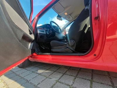 Begagnad Fiat Punto 65 HK (47 kW) 2009 Röd Halvkombi
