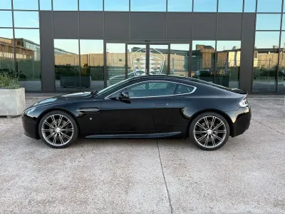Gebraucht Aston Martin Vantage 426 PS (313 kW) 2011 Schwarz Coupé
