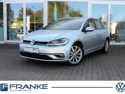 Gebraucht VW Golf VII Highline 150 PS (110 kW) 2019 Reflexsilber Limousine
