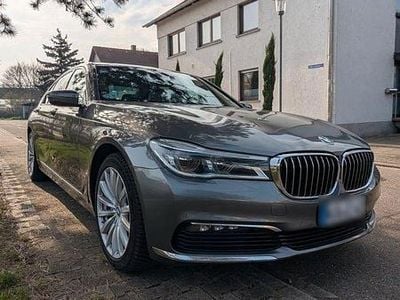 Gebraucht BMW 730 Sport Line 265 PS (194 kW) 2017 Silber Limousine