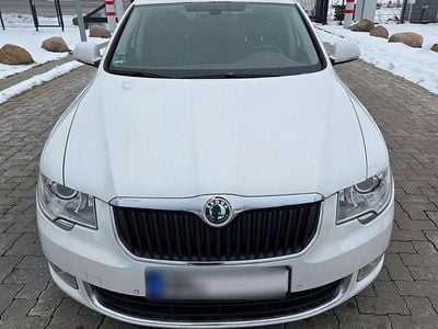 Gebraucht Skoda Superb Elegance 160 PS (117 kW) 2009 Weiß Kombi