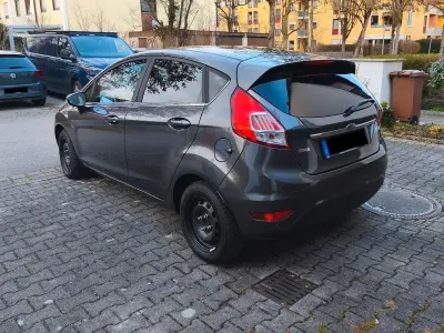 Gebraucht Ford Fiesta Titanium 125 PS (91 kW) 2017 Grau Kleinwagen