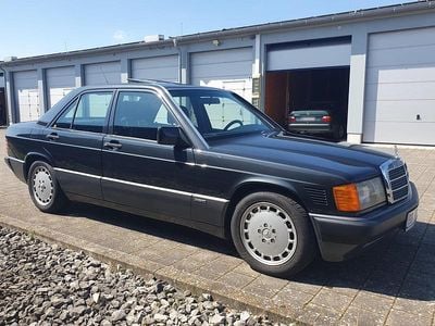 Usata Mercedes 190 Sportline 126 CV (92 kW) 1990 Nero Berlina