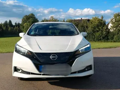 Gebraucht Nissan Leaf Acenta 110 kW (150 PS) 2022 Weiß Kleinwagen