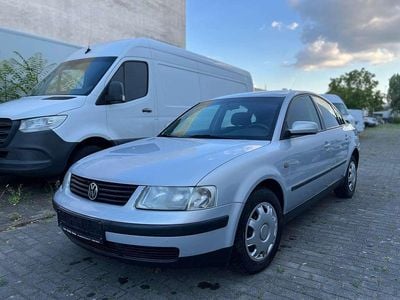 Gebraucht VW Passat Trendline 90 PS (66 kW) 1998 Silber Limousine