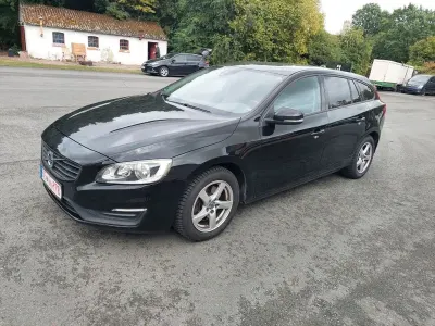 Gebraucht Volvo V60 Business Edition 150 PS (110 kW) 2016 Schwarz Kombi