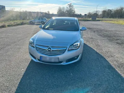 Gebraucht Opel Insignia Business 163 PS (119 kW) 2014 Silber Kombi