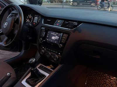 Schwarz Gebraucht 2013 Skoda Octavia Ambition Limousine | 8.199 € (Teuer)