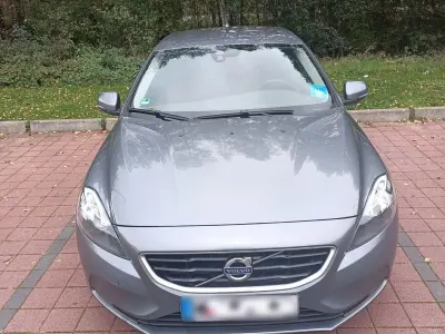 Gebraucht Volvo V40 Kinetic 120 PS (88 kW) 2015 Grau Limousine