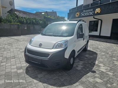 Gebraucht Fiat Fiorino 80 PS (58 kW) 2021 Weiß Van / Kleinbus