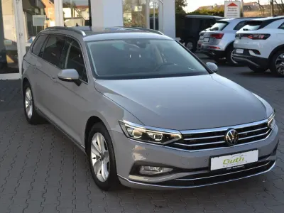 Gebraucht VW Passat Elegance 200 PS (147 kW) 2024 Grau Kombi