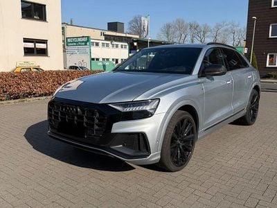 Gebraucht Audi Q8 S-Line 286 PS (210 kW) 2024 Grau SUV
