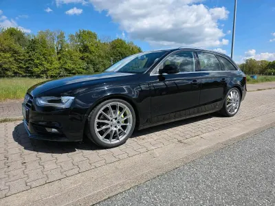 Gebraucht Audi A4 140 PS (102 kW) 2014 Schwarz Kombi