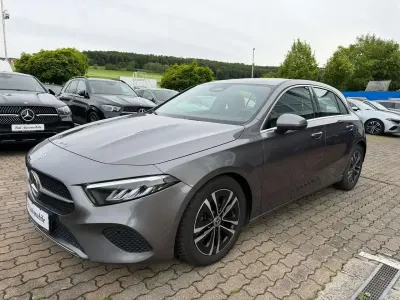 Gebraucht Mercedes A180 116 PS (85 kW) 2025 Mountaingrau  met. Limousine