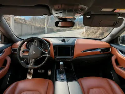 Gebraucht Maserati Levante 350 PS (257 kW) 2021 Schwarz SUV