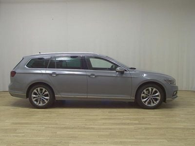 Gebraucht VW Passat Pro 200 PS (147 kW) 2022 Grau Kombi