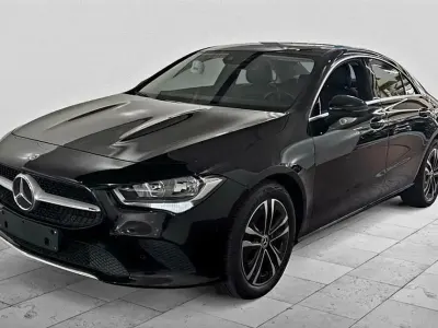 Gebraucht Mercedes CLA180 136 PS (100 kW) 2023 Schwarz Coupé