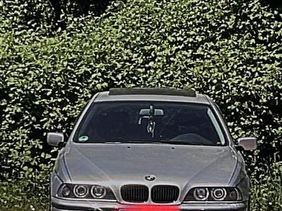 BMW 523