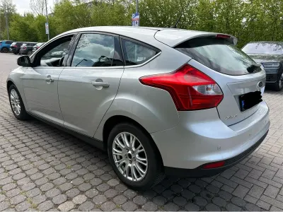 Używany Ford Focus 110 KM (80 kW) 2011 Szary Sedan/Limuzyna