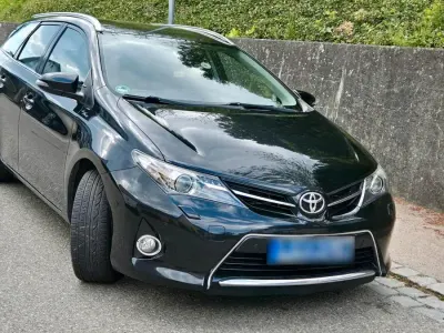 Gebraucht Toyota Auris 124 PS (91 kW) 2014 Schwarz Kombi