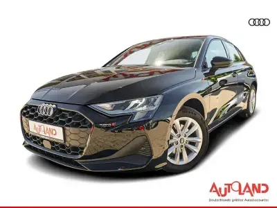 Gebraucht Audi A3 Sport 116 PS (85 kW) 2025 Schwarz Limousine